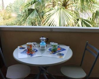 Villa Terry, Apartment 'Sunflower' - Catona - Balcon