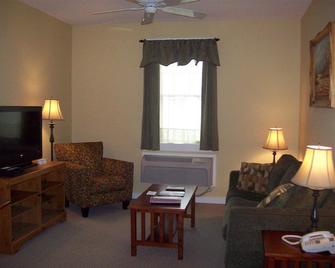 Colonel's Suites - Northeast Harbor - Obývací pokoj