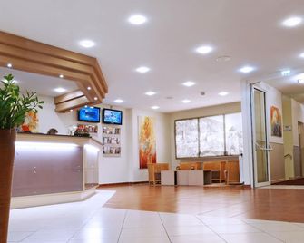 Central Hotel Löwen - Feldkirch - Front desk