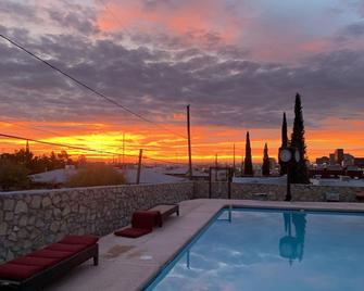 Skyline projection studio - El Paso - Pool