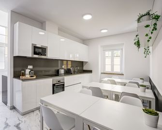 Home Out Rooms & Apartments - Lisbon
