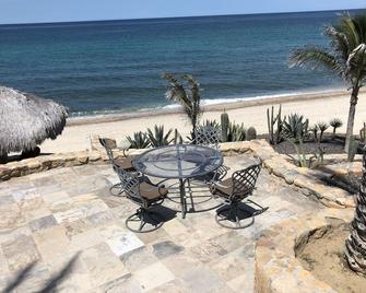 McGann Estate Resort: Two Houses on the Beach, sleeps 14 - Los Barriles - Beach