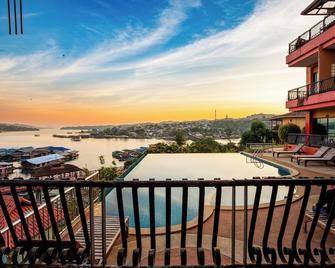 Samprasob Resort - Sangkhla Buri - Balcón