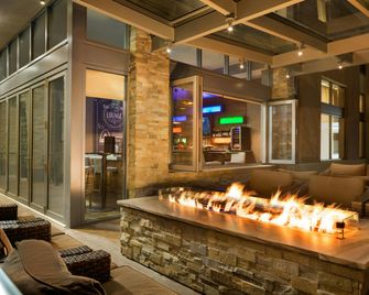 Hampton Inn and Suites Clayton/St. Louis-Galleria Area - Clayton - Lounge