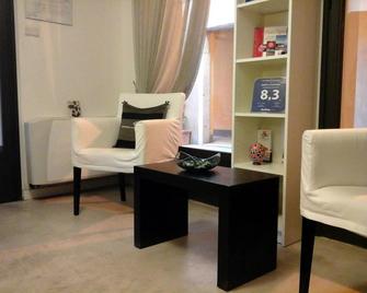 Hotel La Contrada - Verbania - Oturma odası