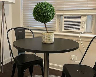 1BR Chic Apt in Downtown Chicago - Chicago - Comedor