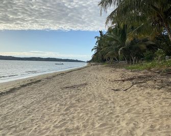 Dzamandzar: House / Villa - Dzamandzar - Hel-Ville - Plage