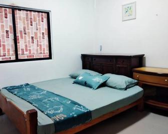 Oslob Hilltop Transient House - Oslob - Bedroom