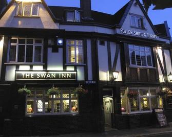 The Swan Inn Pub - Isleworth - Building
