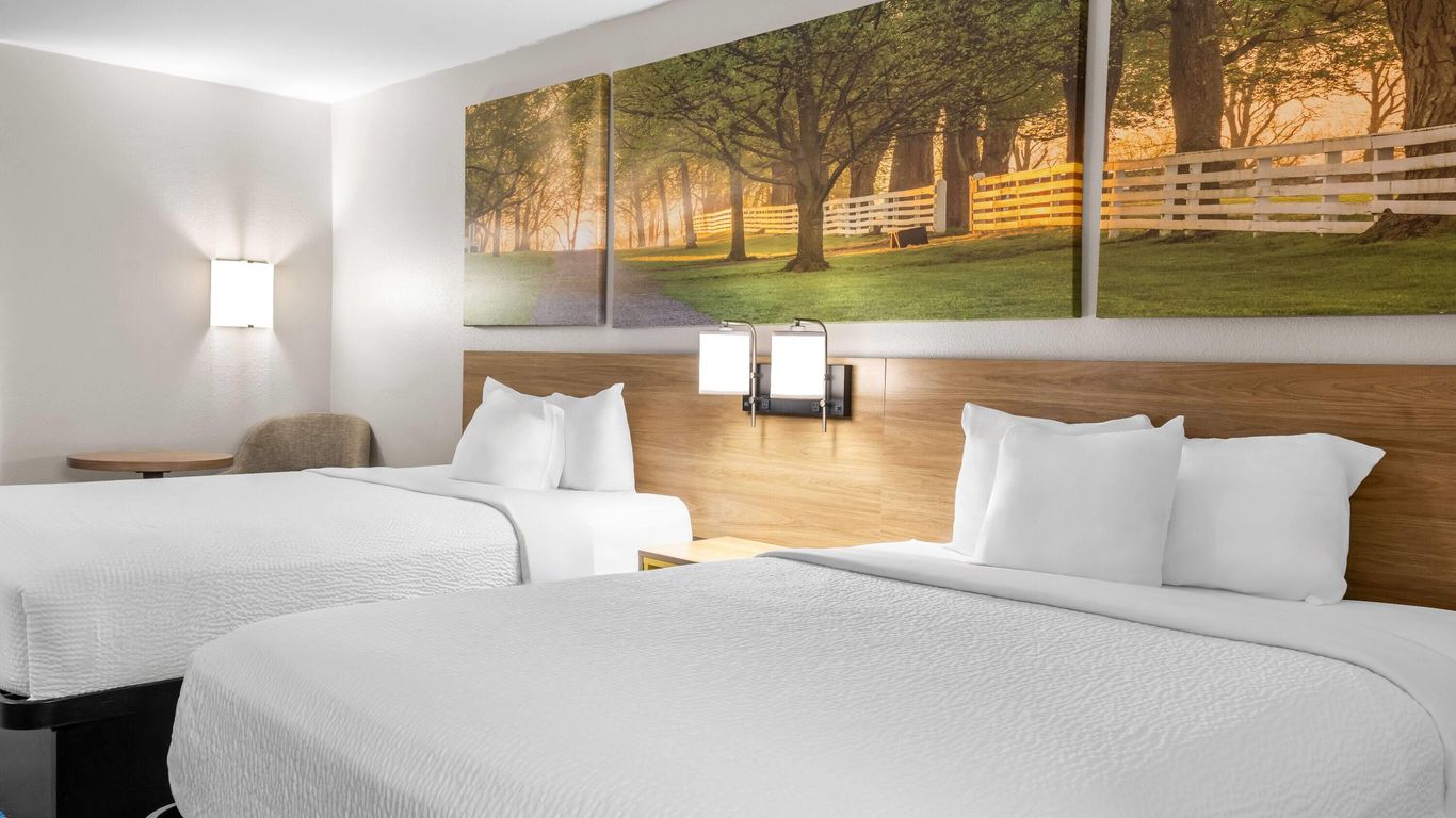 Days Inn by Wyndham Adel I-75