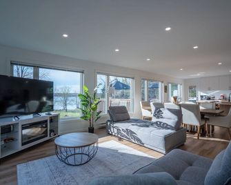 Chalet des Oiseaux Bleus/Spa/Lac - Weedon - Living room