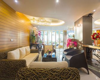 Anda Beachside Hotel - קארון - טרקלין