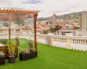 Casona 1914 Quito - Gothic Cathedral View Rooftop - Κίτο