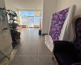 Cozy building in welcoming St. Louis with AC, WiFi - סנט לואיס - לובי