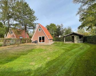 Holiday House in Friesland with Garden - Sint Nicolaasga - Building