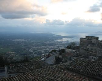 Hotel Elimo - Erice - Bedroom