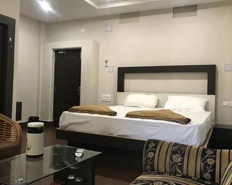 Hotel Li-N-Ja - Sambalpur - Bedroom