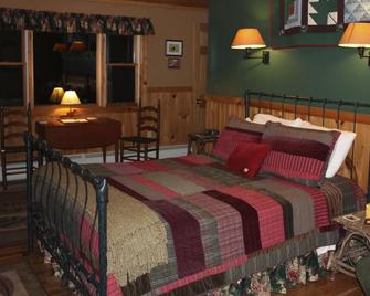 Moose Room | Waterfront | Adirondack at Kiwassa Lake Inn / B&B - Saranac Lake - Bedroom