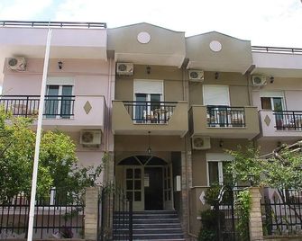 Kristal Hotel - Skala Rachoniou - Edificio