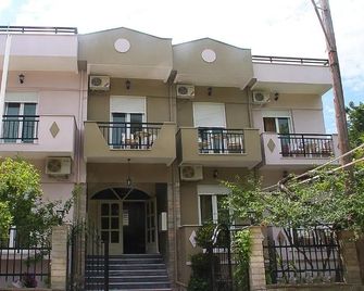 Kristal Hotel - Skala Rachoniou - Gebäude