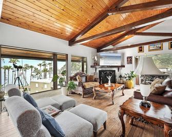 Hotel Catalina's Courtyard Garden Suites - Avalon - Living room