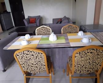 Goddis Apartments - Lagos - Dining room