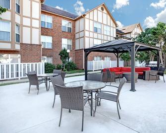 Affordable Suites of America Detroit-Warren - Warren - Patio