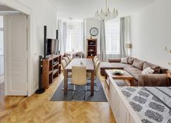 Old Town Square Apartments - Praga - Sala de estar