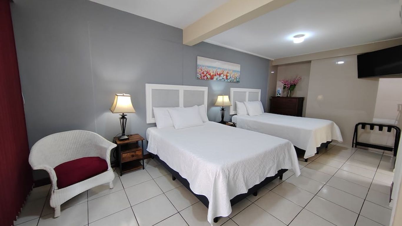 Hotel Bamboo Aeropuerto