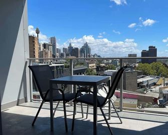 Cosy studio with a large balcony and a great view! - Sydney - Balcony