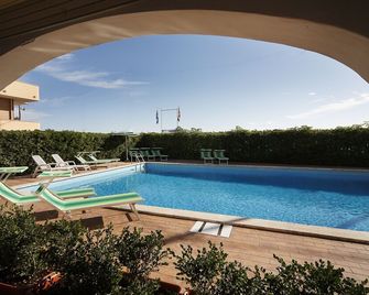 Hotel Villa Sole Resort - Bellaria-Igea Marina - Πισίνα