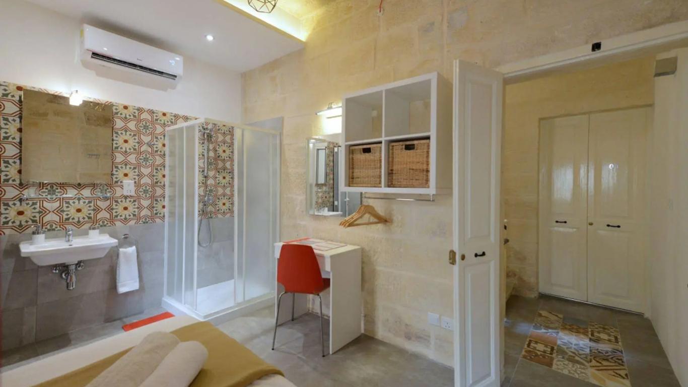Vallettastay Dormitory shared hostel