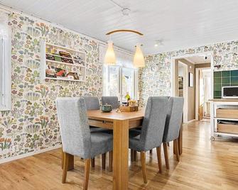 4 Star Holiday Home In VÄrmdö - Värmdö - Dining room