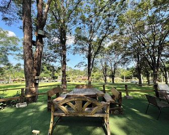 Fahluang Resort - Udon Thani - Patio