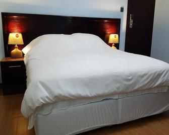 White City Inn - Gaborone - Bedroom