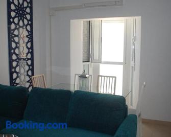 Apartamentos Costa de la Luz playa - Rota - Wohnzimmer