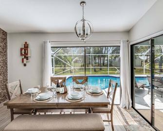 Families & Lrg Groups, Private Oasis, Heated Saltwater Pool-20-35 Min to Beaches - Loxahatchee - Dining room