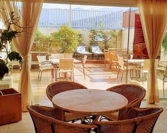 Hotel Jangada Flat - קאראגוואטטובה - מסעדה