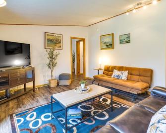 تشارمينج واتكينز جلين هومبي س ديك آند يارد! - وتكينس غلين - غرفة معيشة