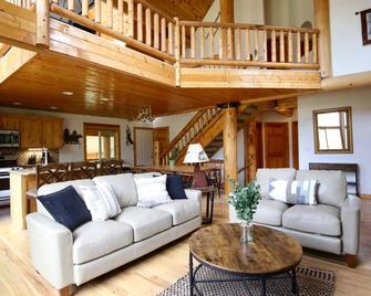 Think Snow! Six bedrooms, four baths, hot tub, lots of parking - Island Park - Living room