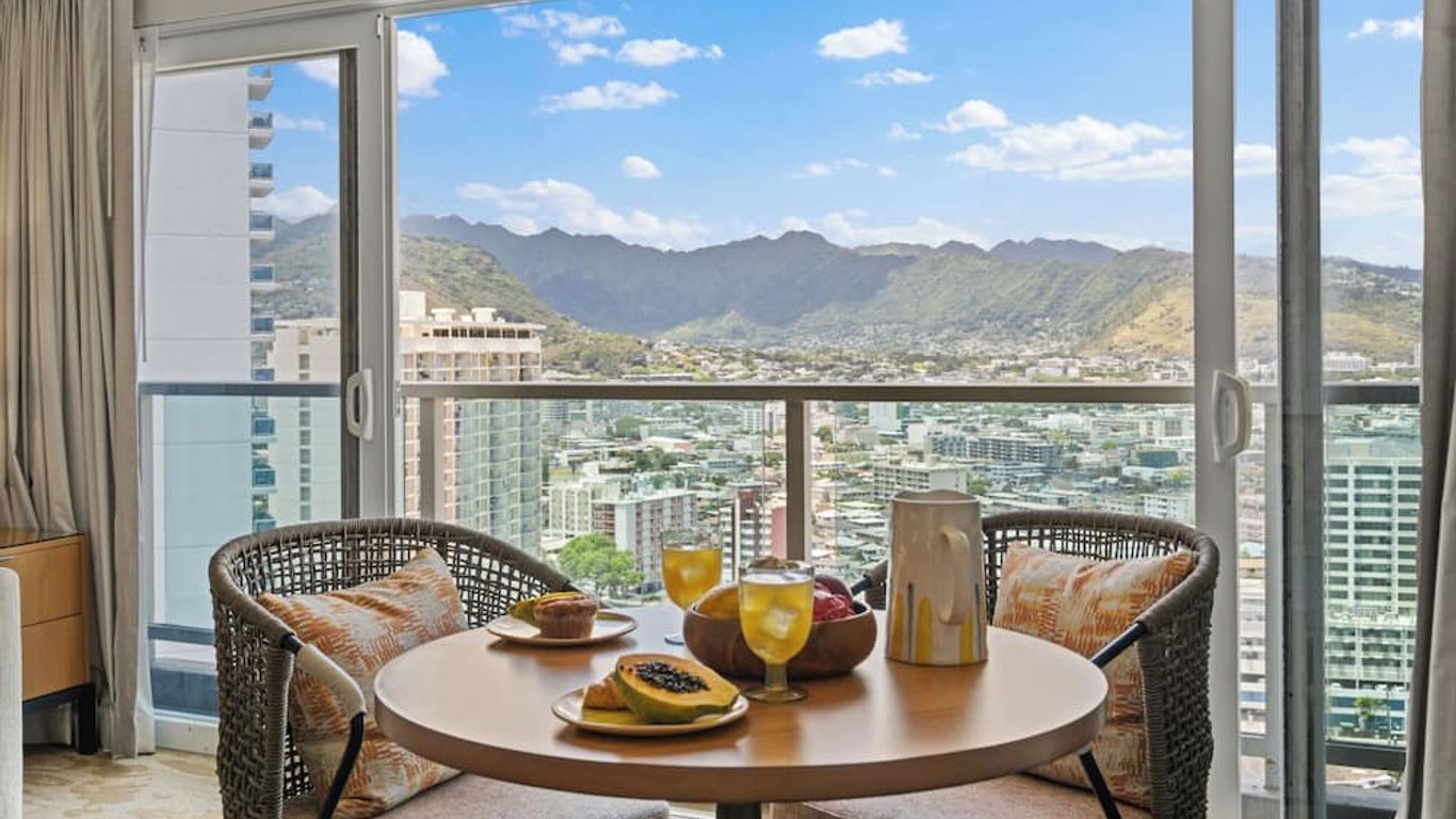 Ala Moana Honolulu by Mantra