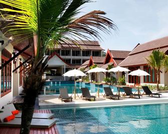 L'esprit de Naiyang Beach Resort (SHA Plus+) - Sakhu - Piscina