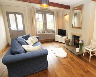 29 Main Street - Keighley - Living room