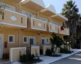 Denise Apartments - Kefalos - Gebouw