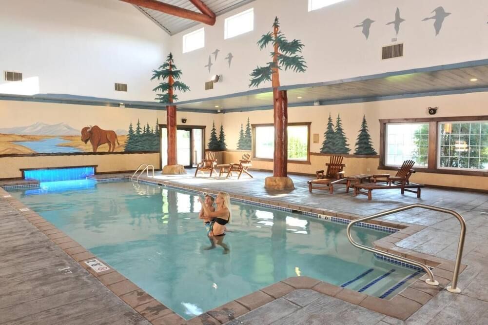 Historical Stays with Modern Amenities & River Trail Access - St Joseph - Pool