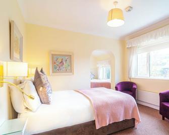 Ashe's B&B - Dingle - Bedroom