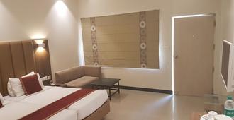 Grand Hotel Agra - Agra - Yatak Odası