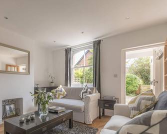 Stunning Character House In The Centre Of Henley - Henley-on-Thames - Living room