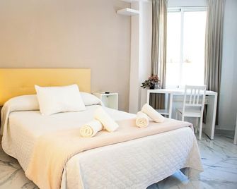 Hotel Avenida - Vélez-Málaga
