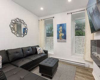 #204Downtown One bedroom Loft in with free parking - Montreal - Living room